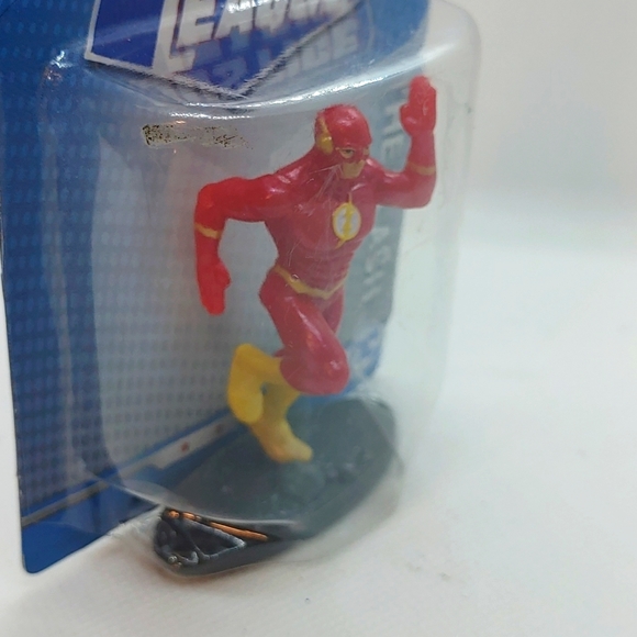 Mini Figures The Flash DC Justice League Micro Collection 3" Action Figure - Picture 3 of 4